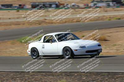 media/Oct-01-2022-Team Topak Racing (Sat) [[f860fb51be]]/2-Inter Low 2/session 1 turn 3/
